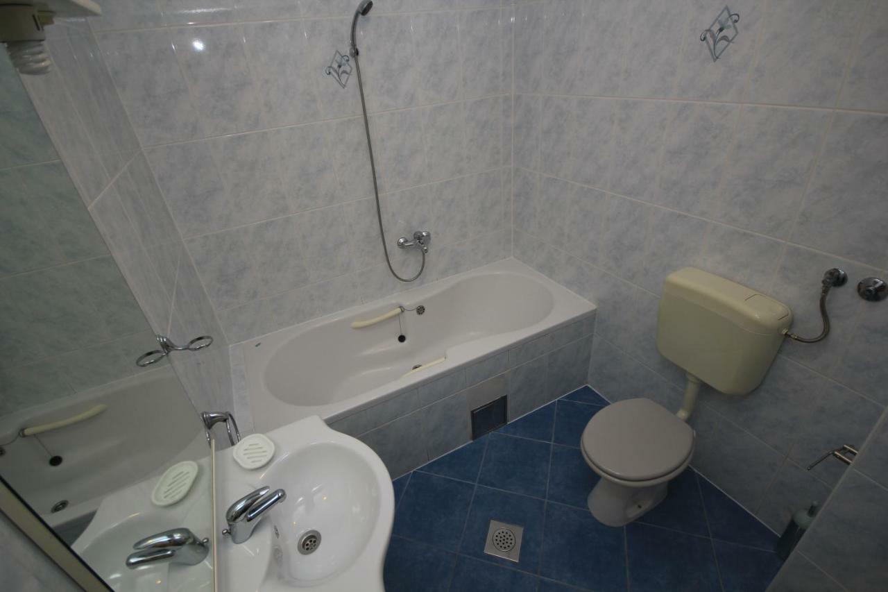 Comfort Sea View Apartment With Parking And Two Bedrooms Baška Voda Eksteriør billede